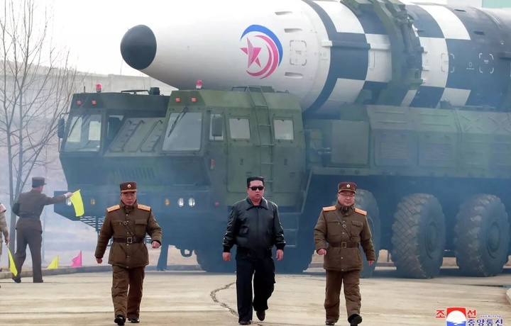 Северная Корея официально объявила себя ядерным государством
