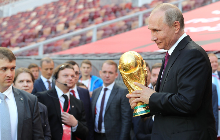 Путин Россия-Миср ўйинига бормайди