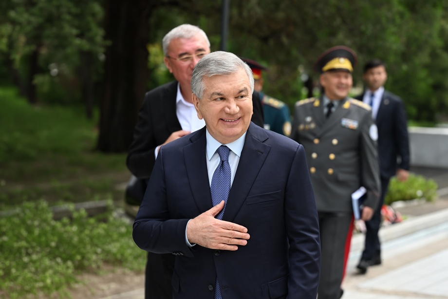 Shavkat Mirziyoyev Mirzo Ulug‘bek tumani hokimligiga tashrif buyurdi