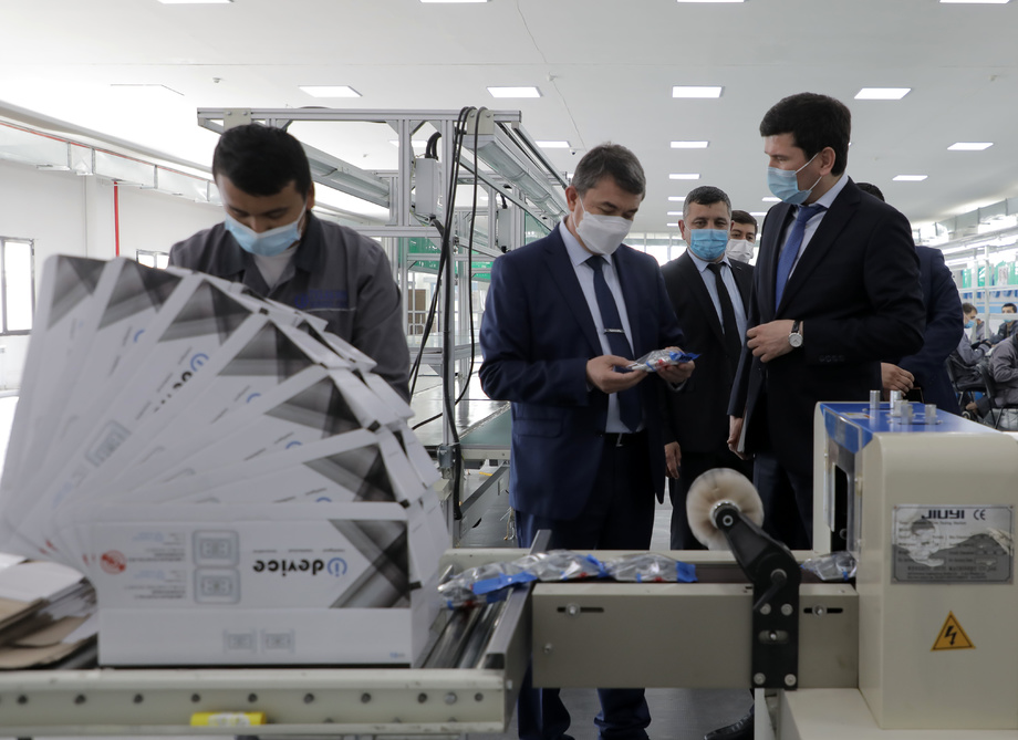 АКТ вазири «Telecom innovations» қўшма корхонасида бўлди (фото)