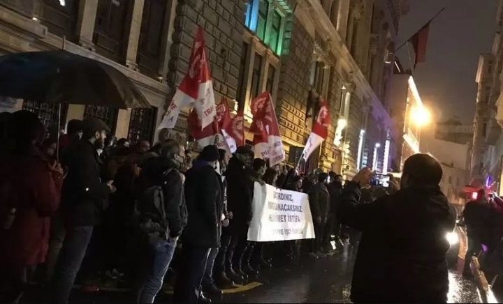 Liraning qulashi: Turkiyadagi namoyishlar politsiya bilan to‘qnashuvlarga aylandi