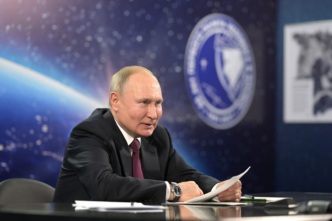Путин заработал в 2020 году почти 10 млн рублей (132.000$)