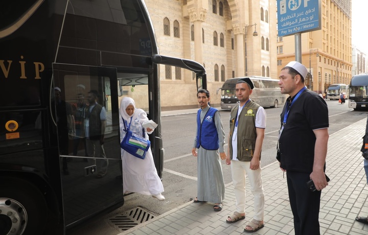 Haj ziyoratchilari Madinaga yetib borishdi