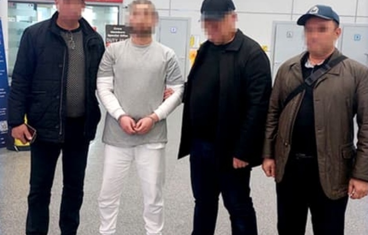 В Узбекистан из ОАЭ доставили гражданина, объявленного в международный розыск