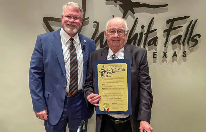 95 yoshli avtobuschi pensiyaga chiqmoqchi emas