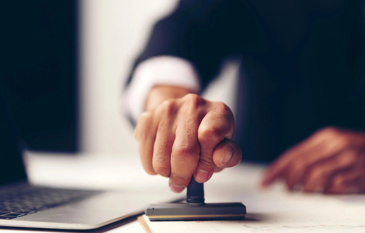 Битирувчиларни ишга олган тадбиркорларга имтиёзли кредитлар берилади