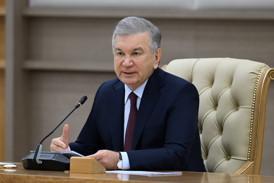 Шавкат Мирзиёев поручил усилить ответственность за допущение подростков к управлению автомобилем