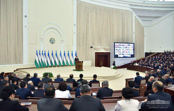 Shavkat Mirziyoyev: «Endi vazirlar Oliy Majlis tomonidan tasdiqlanadi»