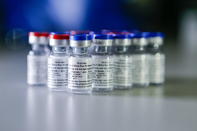 Вирусолог объяснил механизм действия первой в мире вакцины от COVID-19