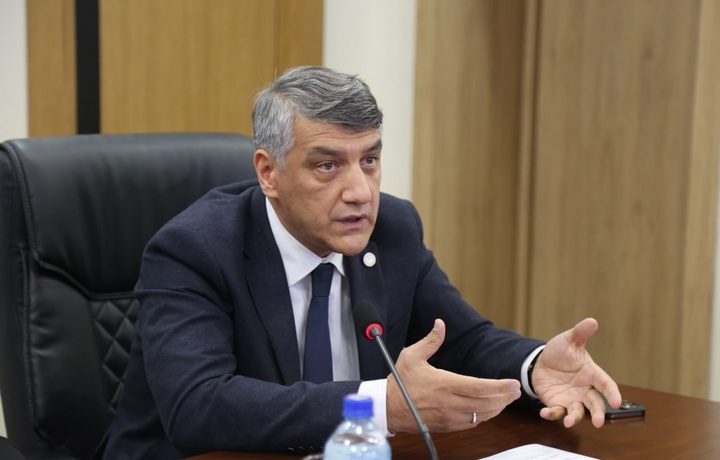 «Включите разум! Как можно скорее уезжайте из России!» — Алишер Кадыров