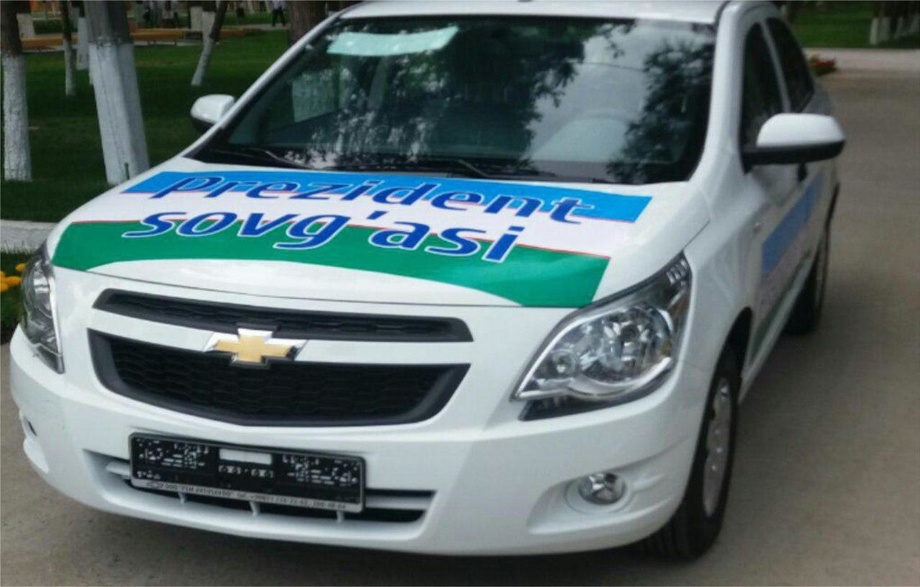 Президент талабага «Кобальт» автомобили совға қилди