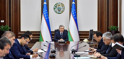Prezident AKTni qo‘llashiga qarab rahbarlarning oylik mukofot pullarini ko‘rib chiqish topshirig‘ini berdi