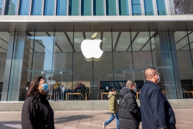 Глава Apple объявил о закрытии магазинов компании вне Китая