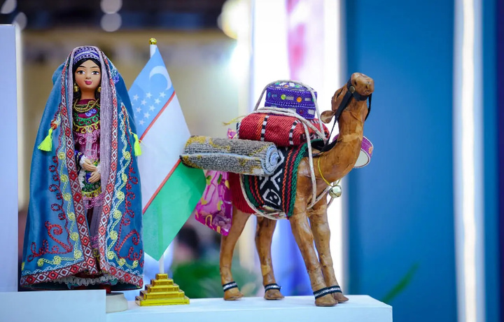 Turizm: Londondagi xalqaro ko‘rgazmada O‘zbekiston milliy stendi tashkil etildi