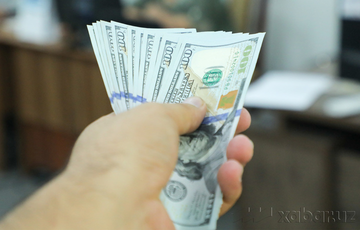 Доллар растет — официальный курс валют в Узбекистане