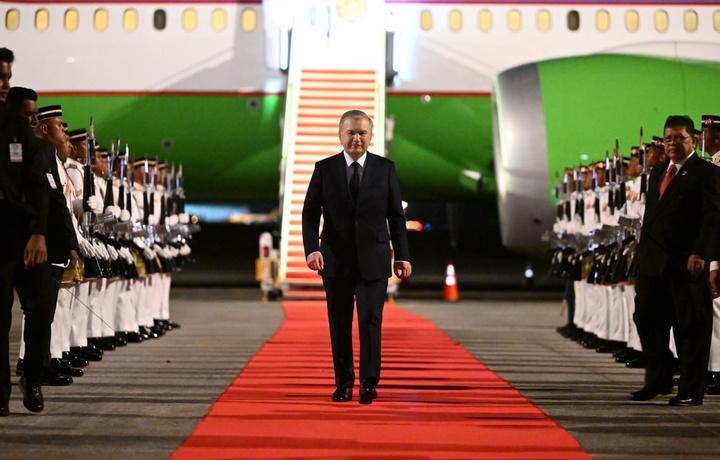 Shavkat Mirziyoyev Kuala-Lumpur xalqaro aeroportida kutib olindi