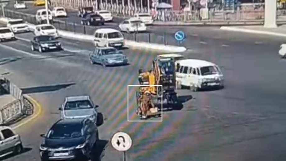 Бухорода экскаватор 64 яшар фуқарони босиб кетди