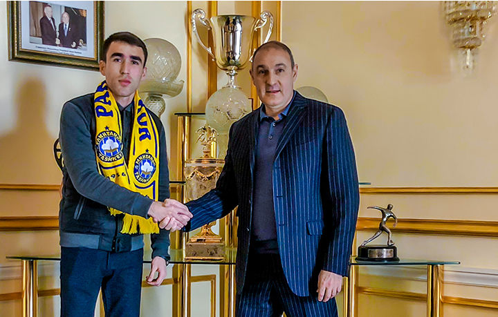 Фаррух Сайфиев «Насаф»дан «Пахтакор»га ўтди