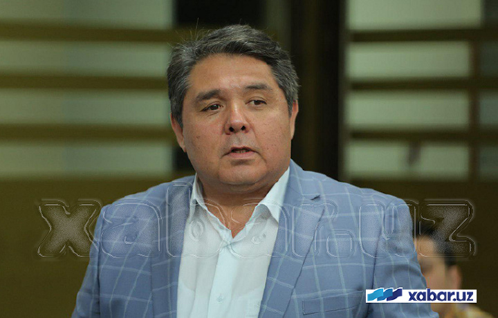 Azim Mullaxonov: «Adabiyotning o‘z siri bor, qo‘shiq matnini Bobur Bobomurod yo Botir Ergashga ko‘rsatib olinglar» (video)