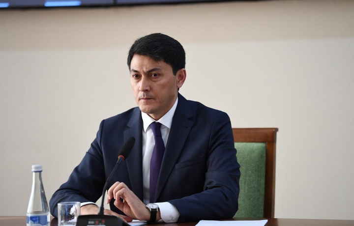 Yangi vazir «suyunchi puli», «kesarcha kesish»dagi korrupsiyani keskin tanqid qildi