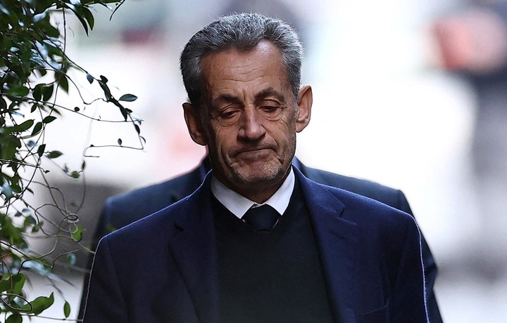 Fransiya sobiq prezidenti qamoqdan ozod etildi