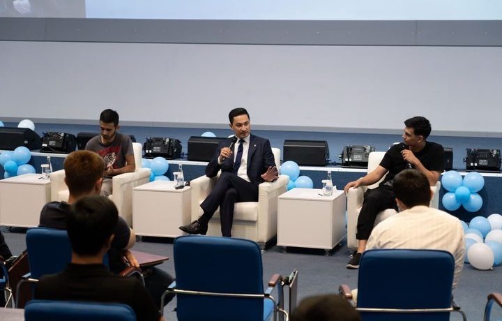 Ректор университета Инха в Ташкенте провел «открытый диалог» со студентами