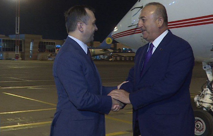 В Ташкент прибыл министр иностранных дел Турции Мевлют Чавушоглу