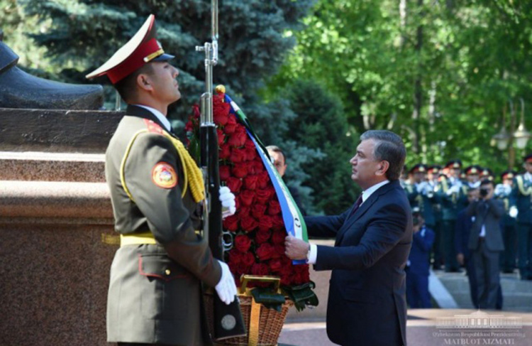 Президент Шавкат Мирзиёев почтил память павших