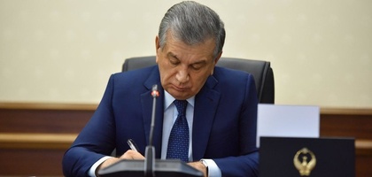 Президент ер участкаларини хусусийлаштиришга оид қонунни имзолади