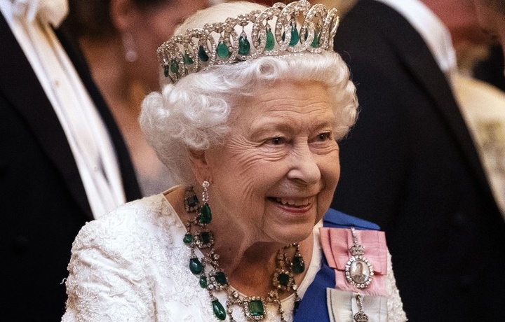 Елизавета II поднялась в списке самых долго правящих монархов