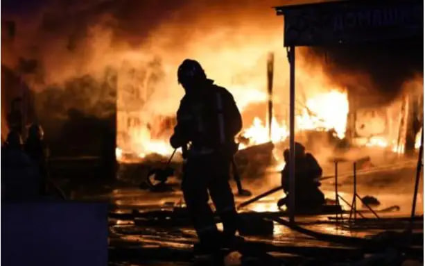 При пожаре в шиномонтажном цехе в Казахстане пострадали двое узбекистанцев