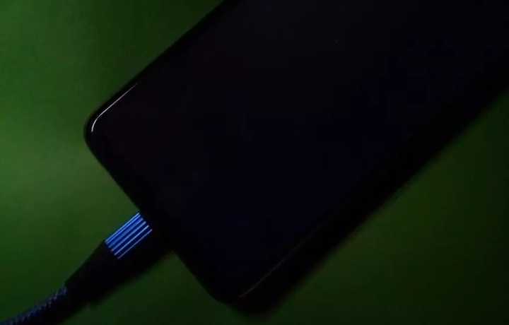 Как правильно заряжать современные смартфоны