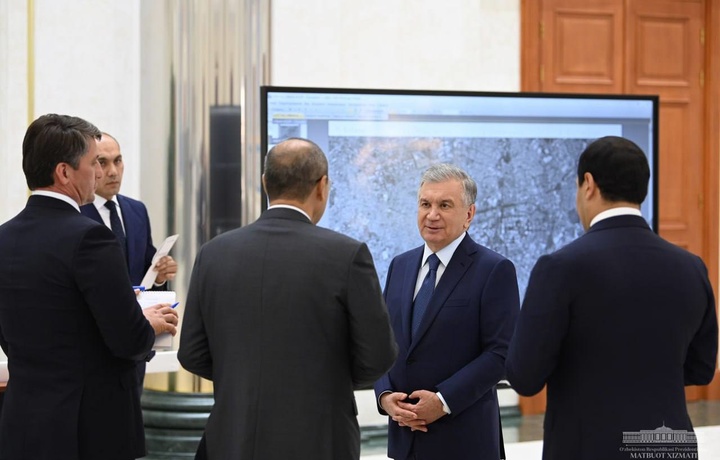 Mirziyoyev muhim loyihalar taqdimoti bilan tanishdi