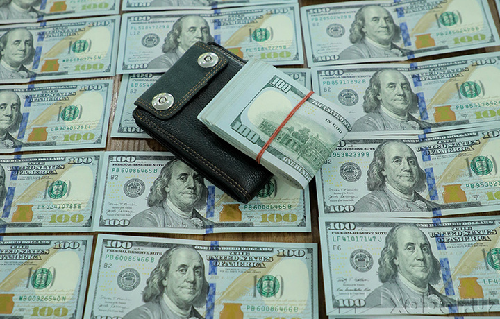 Ўзбекистонда доллар курси анчагина «ташлади»