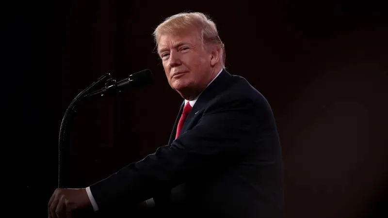 Трамп ўзи жорий этган бождан 500 млн доллар зарар кўрди