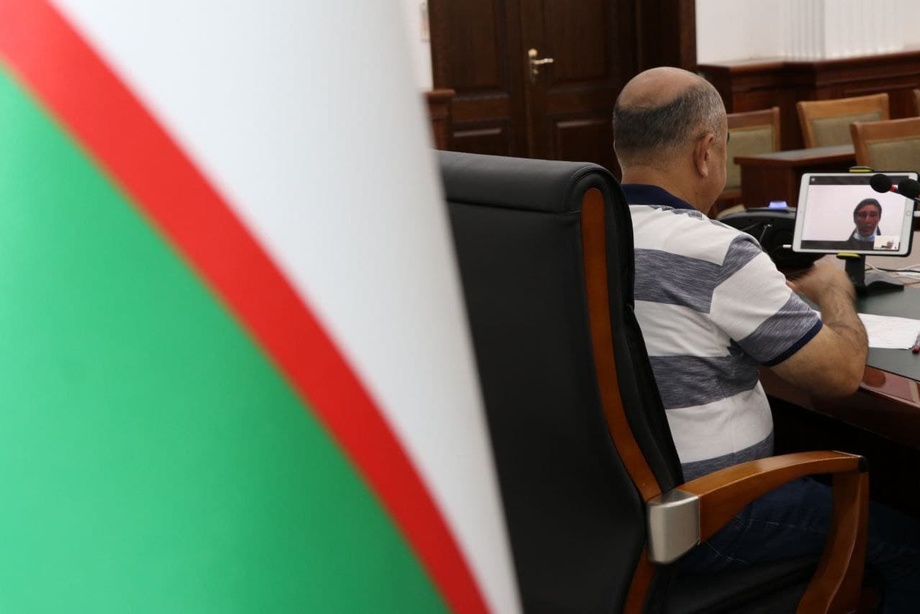 «Талончи ичимиздан чиқди». Зойир Мирзаев Mаҳалла бошқармасининг 2 нафар ходими сирини фош қилди