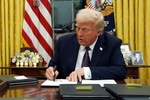 Трамп Байден фармонларини бекор қилмоқда. 20 январь, Оқ уй. 