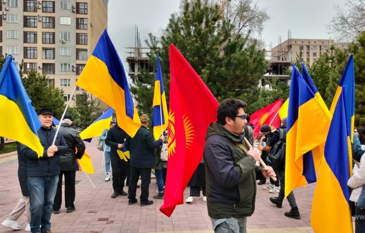 В Бишкеке запретили проводить митинги в поддержку Украины или России