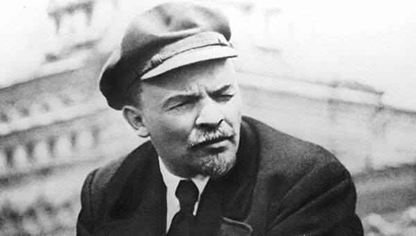 «Ленинни тирик деб ўйлар эканман...»