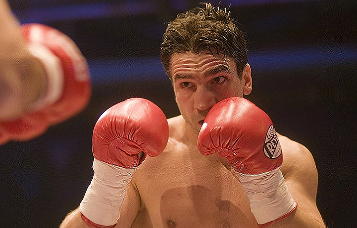 Скончался 47-летний трёхкратный чемпион по боксу