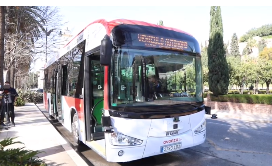 Ispaniyada haydovchisiz avtobus yo‘nalishga qo‘yildi (video)