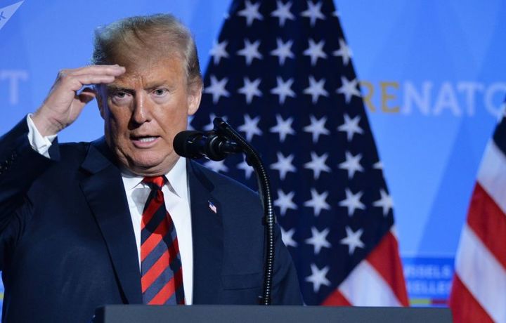 Дональд Трамп опоздал на чаепитие с Елизаветой II