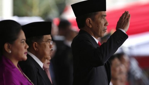 Indoneziya prezidenti uch oy ichida vaksinani tayyor qilishni talab qildi