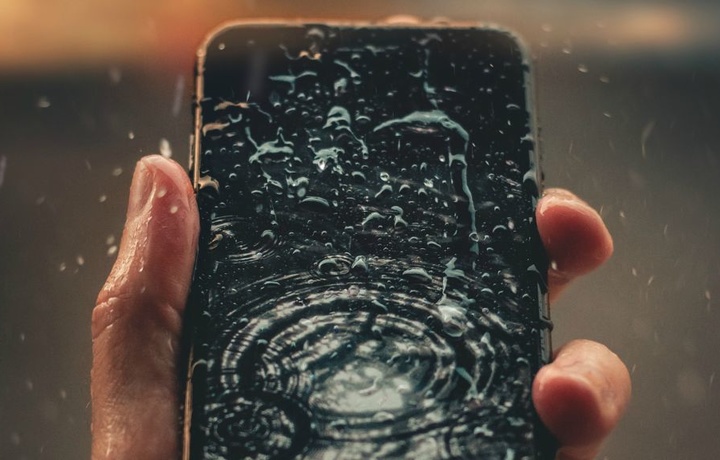 Герметичность и защищенность от воды в Android смартфона можно проверить приложением