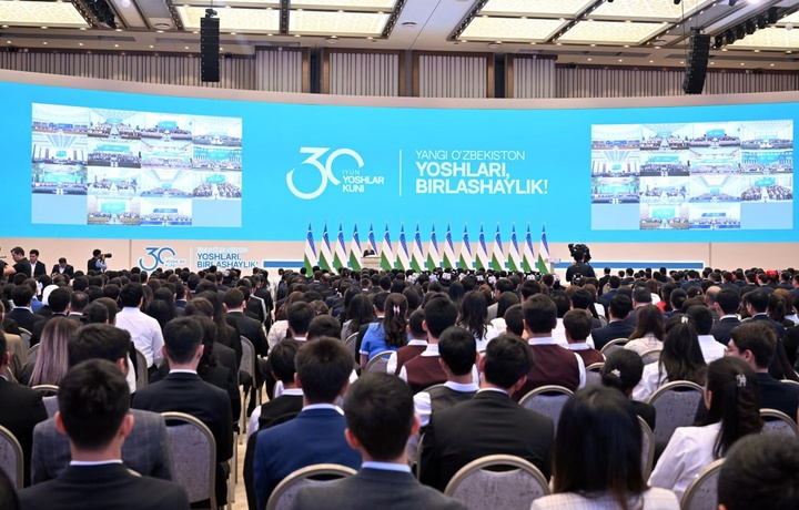 Shavkat Mirziyoyevning yoshlar bilan uchrashuvi boshlandi