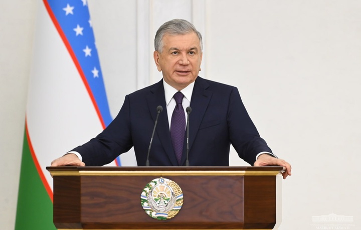 Prezident bitta yig‘ilishda o‘ttizdan ziyod amaldorni bo‘shatdi