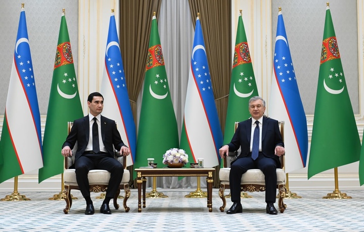 Президенты Узбекистана и Туркменистана провели встречу в узком формате