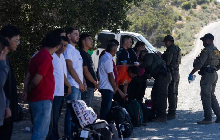 AQShda chegarani buzib kirganlarga boshpana berish taqiqlandi