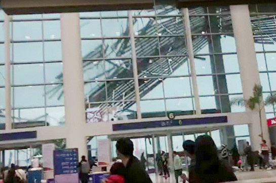 Кучли шамол Хитойдаги аэропорт шифтини қўпориб ташлади (видео)