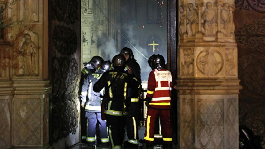 Опубликованы первые ФОТО из собора Парижской Богоматери после пожара